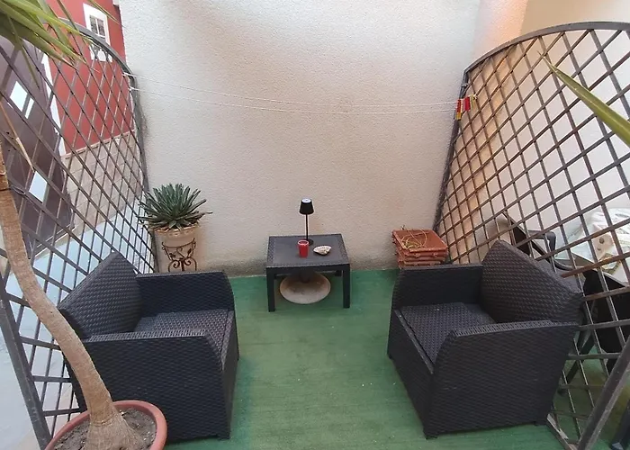 Casa Dei Mirabili - *