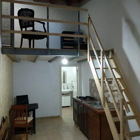 Casa Dei Mirabili - *